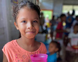 FOTO NIÑOS ALIMENTAR 7